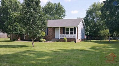 389 Nathaniel Ct in Clarksville, TN - Building Photo - Building Photo