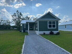 534 N Raphael Rd in Defuniak Springs, FL - Building Photo