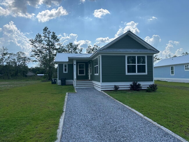 property at 534 N Raphael Rd