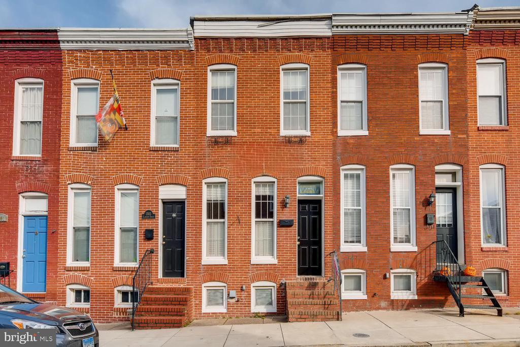 1305 Clarkson St in Baltimore, MD - Building Photo