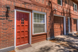 PARK COURT APARTMENTS in Klamath Falls, OR - Building Photo - Building Photo