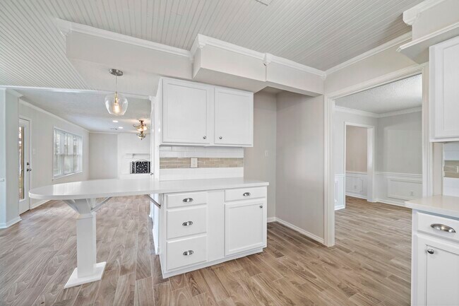 property at 6302 Hickorycrest Dr