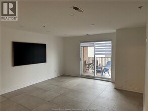 2650 Sandwich W Pkwy in Windsor, ON - Building Photo - Building Photo