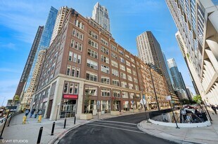 540 N Lake Shore Dr in Chicago, IL - Building Photo