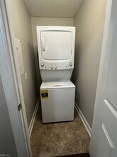 1016 Thoroughgood Wy, Unit 100 in Chesapeake, VA - Foto de edificio - Building Photo