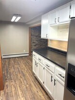 9901 Runnymeade Ln in Minnetonka, MN - Building Photo