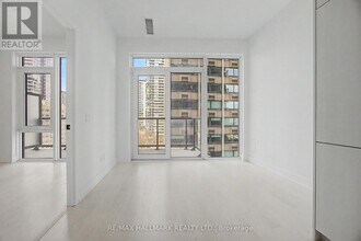 308 Jarvis St in Toronto, ON - Building Photo - Building Photo