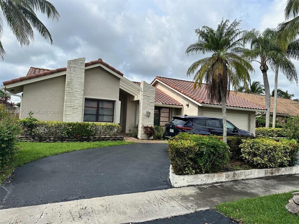 10404 NW 5th Manor in Plantation, FL - Building Photo