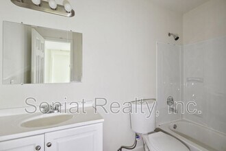 7760 N Coronet Ct in New Orleans, LA - Building Photo - Building Photo