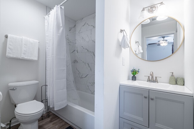 2511 Washington Street Ext, Unit 2511 Washington