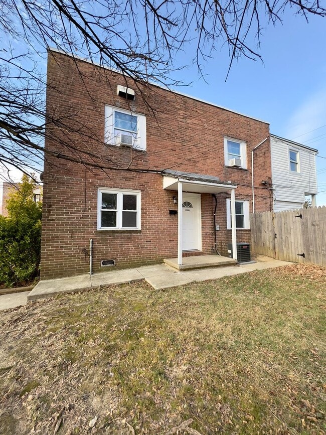 property at 1726 Yakona Rd