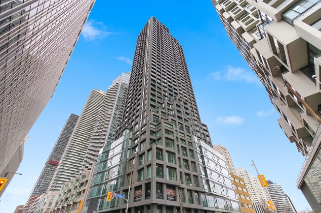 20-2220 Soudan Ave in Toronto, ON - Building Photo - Building Photo