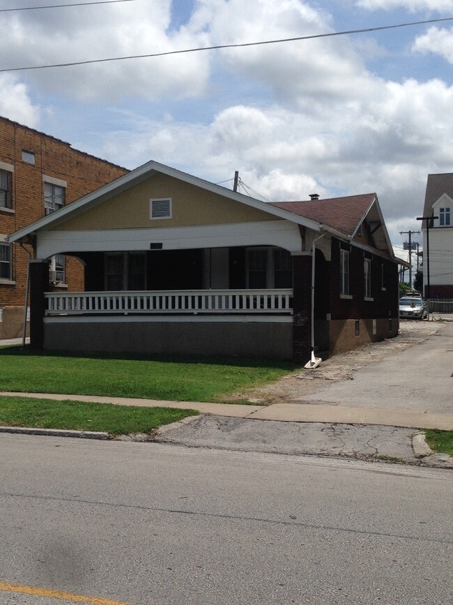 property at 1148 E Elm St