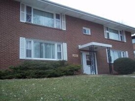 2703 Ventura Dr, Unit 4 in Dubuque, IA - Building Photo