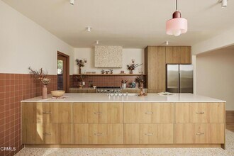 6002 Springvale Dr in Los Angeles, CA - Building Photo - Building Photo