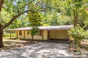 18218 Scenic Loop Rd in Helotes, TX - Building Photo - Building Photo