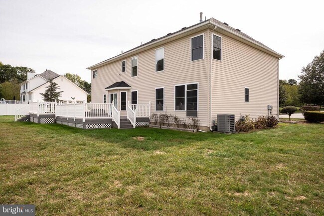 27 Samantha Dr in Monroe Township, NJ - Building Photo - Building Photo