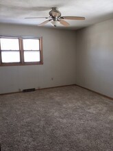 105 E Welcome Ave, Unit 2 in Mankato, MN - Building Photo - Building Photo