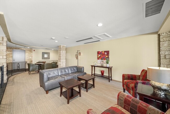 2300 Windsor Mall in Park Ridge, IL - Building Photo - Building Photo