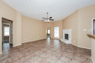 1744 Gentry St in Lancaster, TX - Building Photo - Building Photo