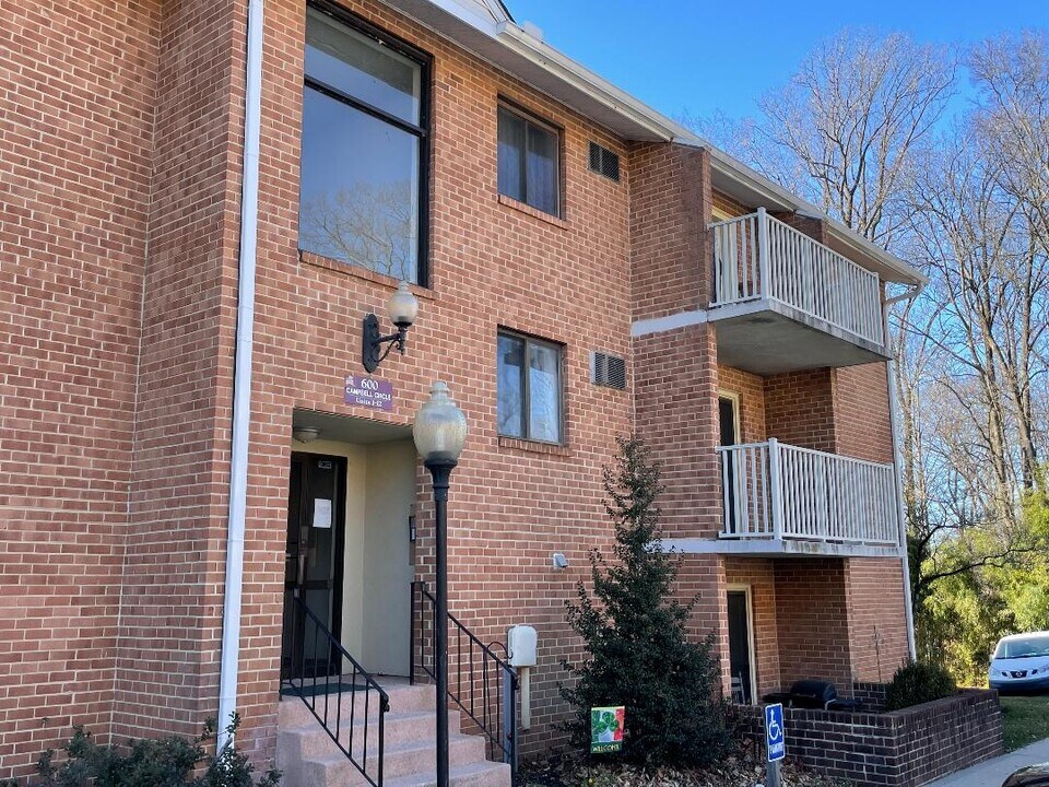 600 Campbell Cir, Unit #5 in Downingtown, PA - Building Photo