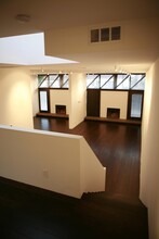 1312-1318 Pacific Ave in Venice, CA - Building Photo - Interior Photo