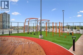 25 Wellington St S in Kitchener, ON - Building Photo - Building Photo