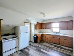 825 Jessamine Ave E in St. Paul, MN - Building Photo - Building Photo