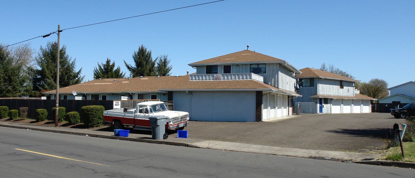 526-568 22nd Ave SE in Albany, OR - Building Photo