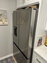 8145 Redlands St, Unit 106 in Playa Del Rey, CA - Foto de edificio - Building Photo