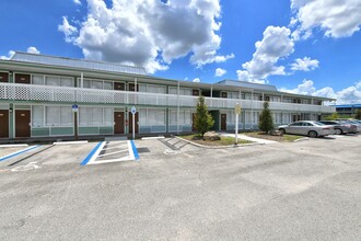 Backlot Apartments in Kissimmee, FL - Foto de edificio - Building Photo