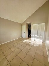 8230 San Jose Manor Dr E, Unit 4 in Jacksonville, FL - Building Photo - Building Photo