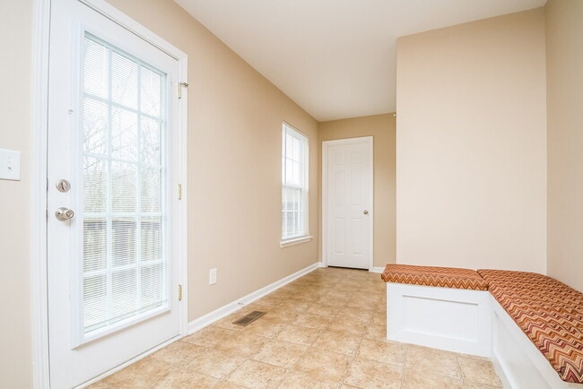 1549 Bridgecrest Dr in Nashville, TN - Building Photo - Building Photo
