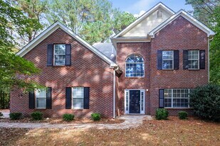 19 Woodlake Dr in Newnan, GA - Building Photo