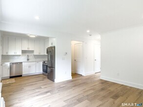 63 Glen Ridge Ct in New Milford, CT - Building Photo - Building Photo