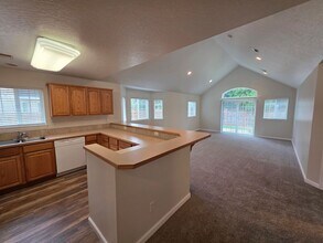 2940 Matt Dr in Eugene, OR - Building Photo - Building Photo
