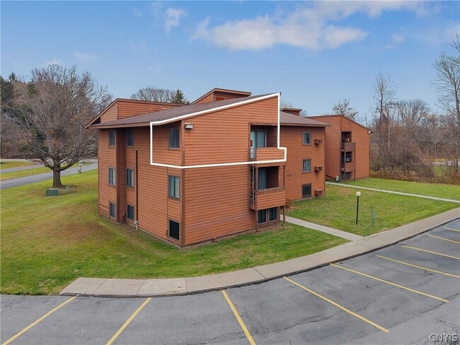 327 Village Blvd N in Baldwinsville, NY - Building Photo - Building Photo