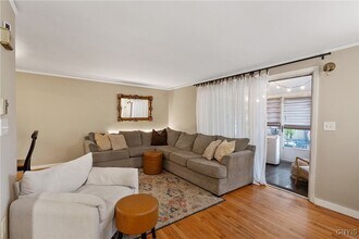 4310 Candlelight Ln in Liverpool, NY - Building Photo - Building Photo