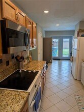 2105 Rose Hill Rd in Carrollton, TX - Foto de edificio - Building Photo