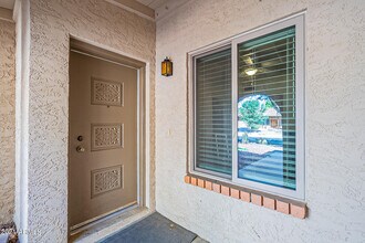 4353 E Pearce Rd in Phoenix, AZ - Building Photo - Building Photo