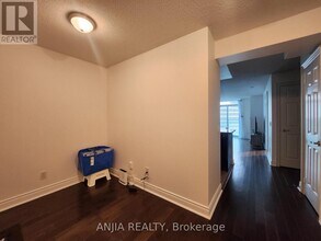 25-1025 Greenview Ave in Toronto, ON - Building Photo - Building Photo