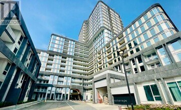 3240-3240 William Coltson Ave in Oakville, ON - Building Photo - Building Photo