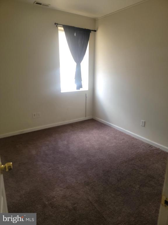 323 N 64th St-Unit -C in Philadelphia, PA - Foto de edificio - Building Photo