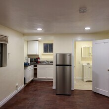 1447 W 56th St in Los Angeles, CA - Foto de edificio - Building Photo