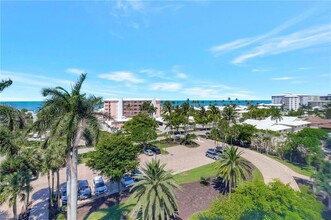 2400 Gulf Shore Blvd N, Unit 603 in Naples, FL - Building Photo - Building Photo