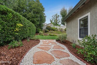 26869 Cold Springs St in Agoura Hills, CA - Building Photo - Building Photo