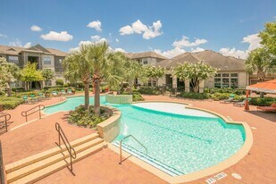 The Retreat at Stafford in Stafford, TX - Building Photo