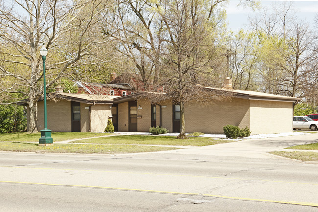 5215-5239 S Wayne Rd in Wayne, MI - Foto de edificio - Building Photo