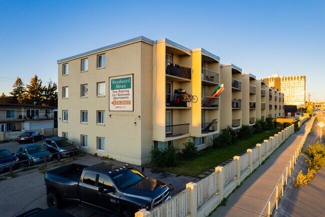 Woodward Mews in Calgary, AB - Building Photo - Building Photo