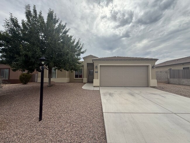 property at 2932 E Casa Linda